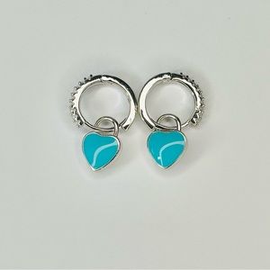 Small hoop earrings with heart charm